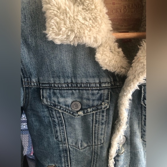 LUCKY BRAND Sherpa Lined Denim Trucker Jacket - Picture 4 of 12